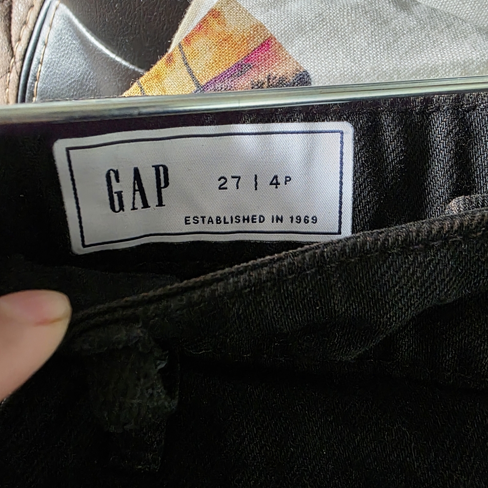 GAP Black Denim Button-Front Skort - image 4